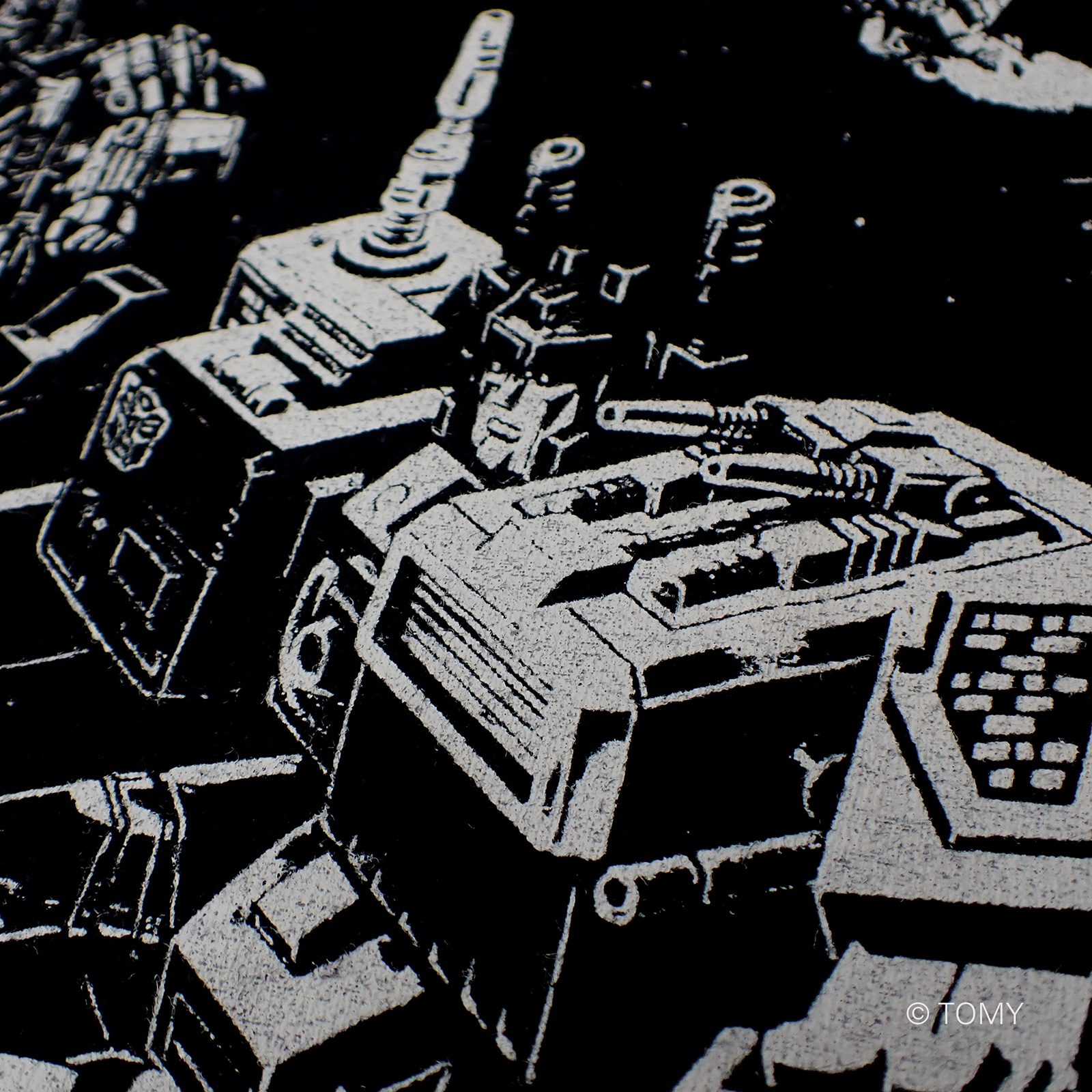 トランスフォーマーライセンスTシャツ03 VSアート：メトロフレックスVSダイナザウラー