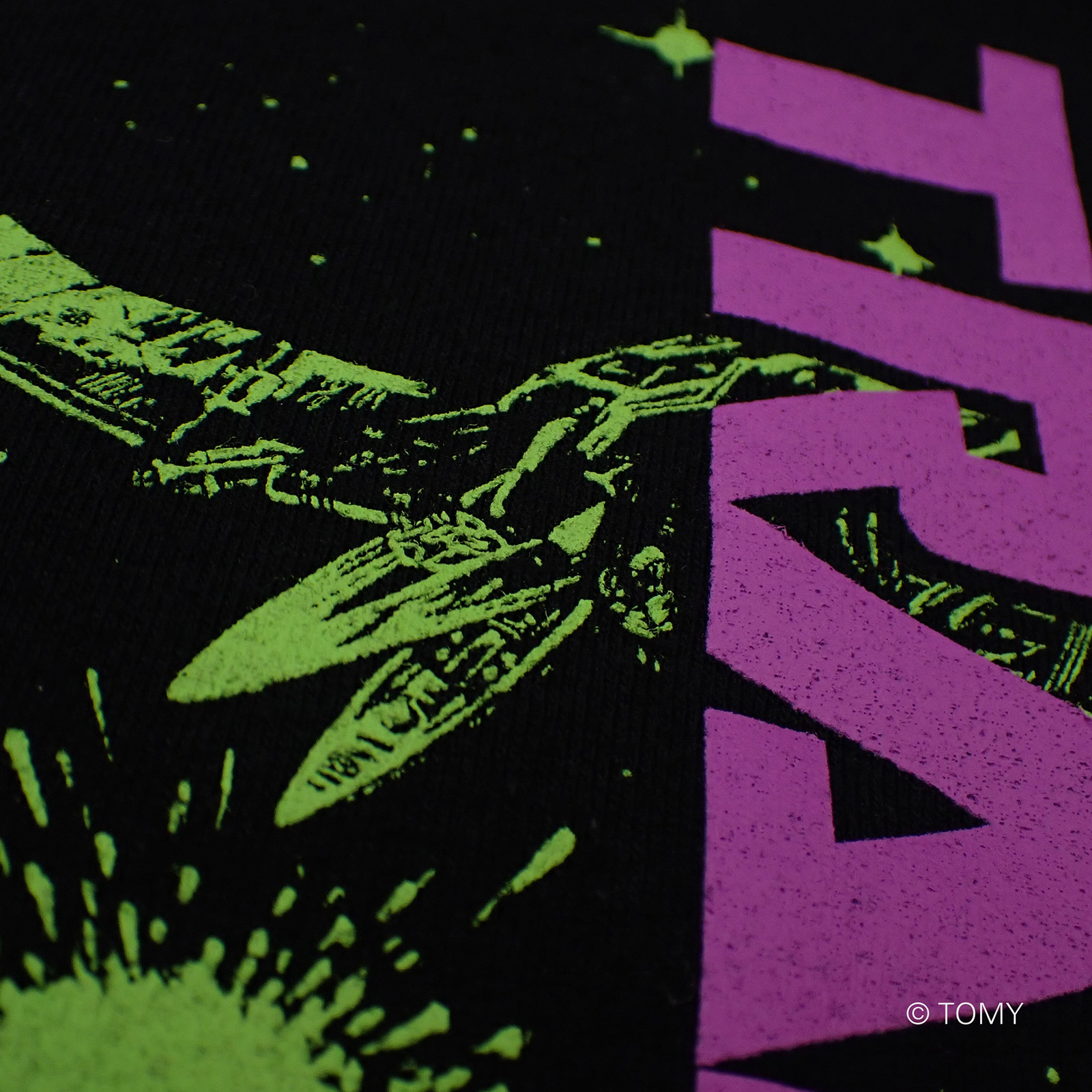 トランスフォーマーライセンスTシャツ04 VSアート：デバスターVSダイノボット